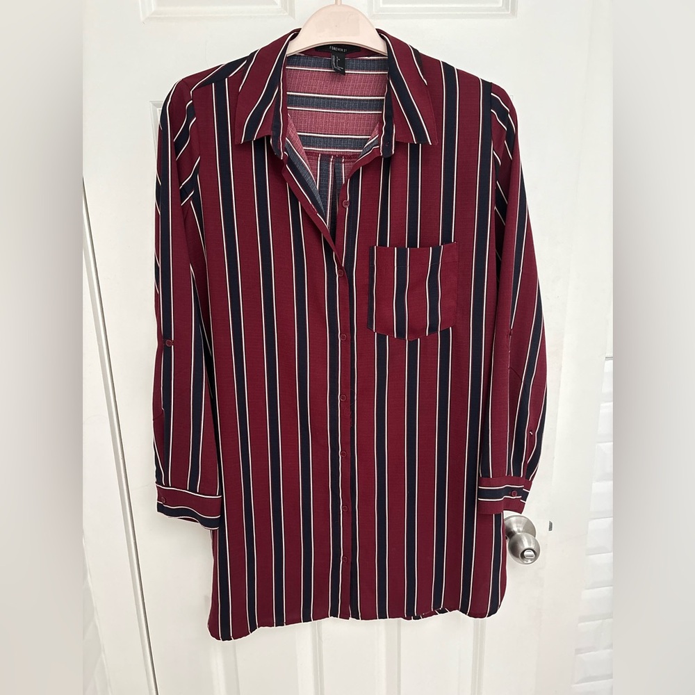 Collared shirt dress perfect for office, roll up sleeves, navy and maroon.
